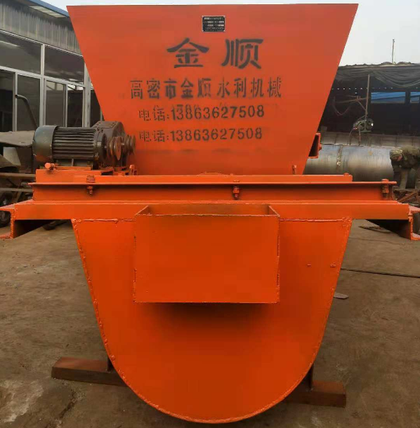現(xiàn)澆u型槽成型機(jī)